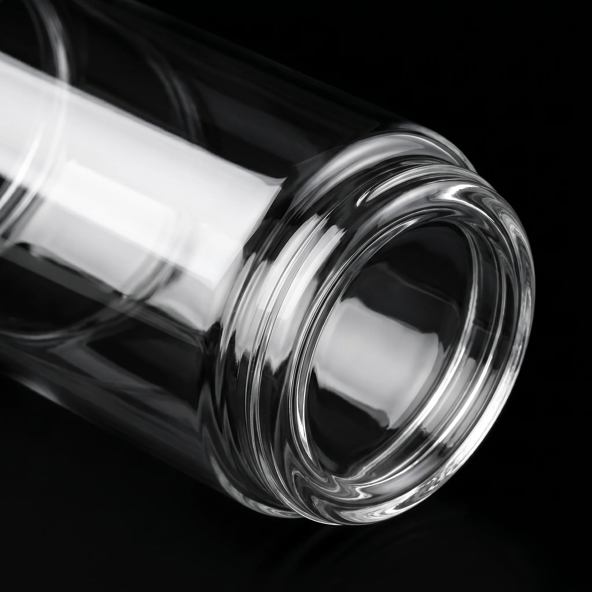 Gros plan sur le bol en verre borosilicate de l'ECOMIXX ALL BLACK